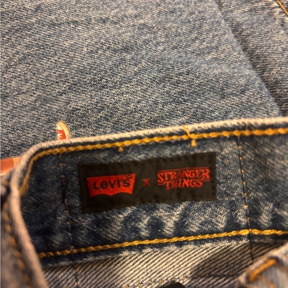 Levi’s x Stranger Things Dad Jeans 24 Joe Stoned Blue Medium Wash 100% Cotton - Picture 7 of 13